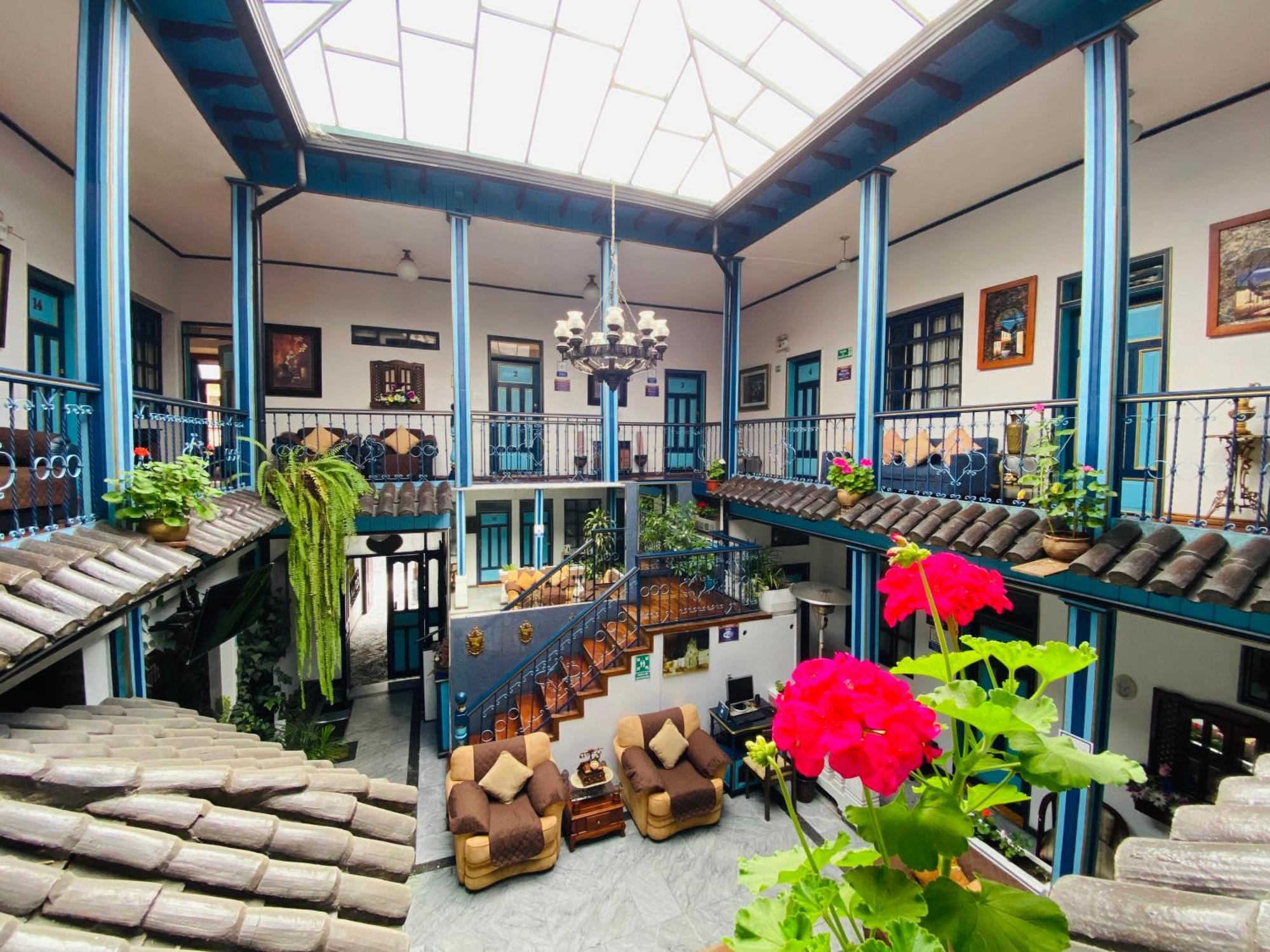 Hotel Montecarlo Riobamba Exteriör bild